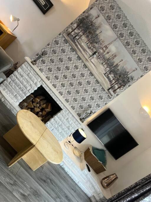 Treetops - Sleeps 8 Entire House Private Parking Close To Town Centre And Stadium Wigan Exterior foto